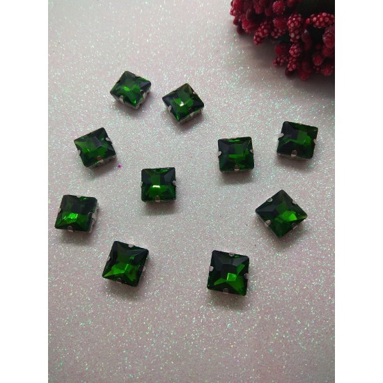 Стразы в цапах "Квадрат" цв. зеленый, цена за 1 шт